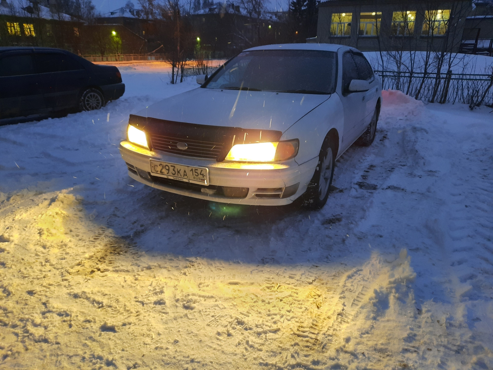 140. Установка зеркала и замена ламп — Nissan Cefiro (A32), 2,5 л, 1995 ...