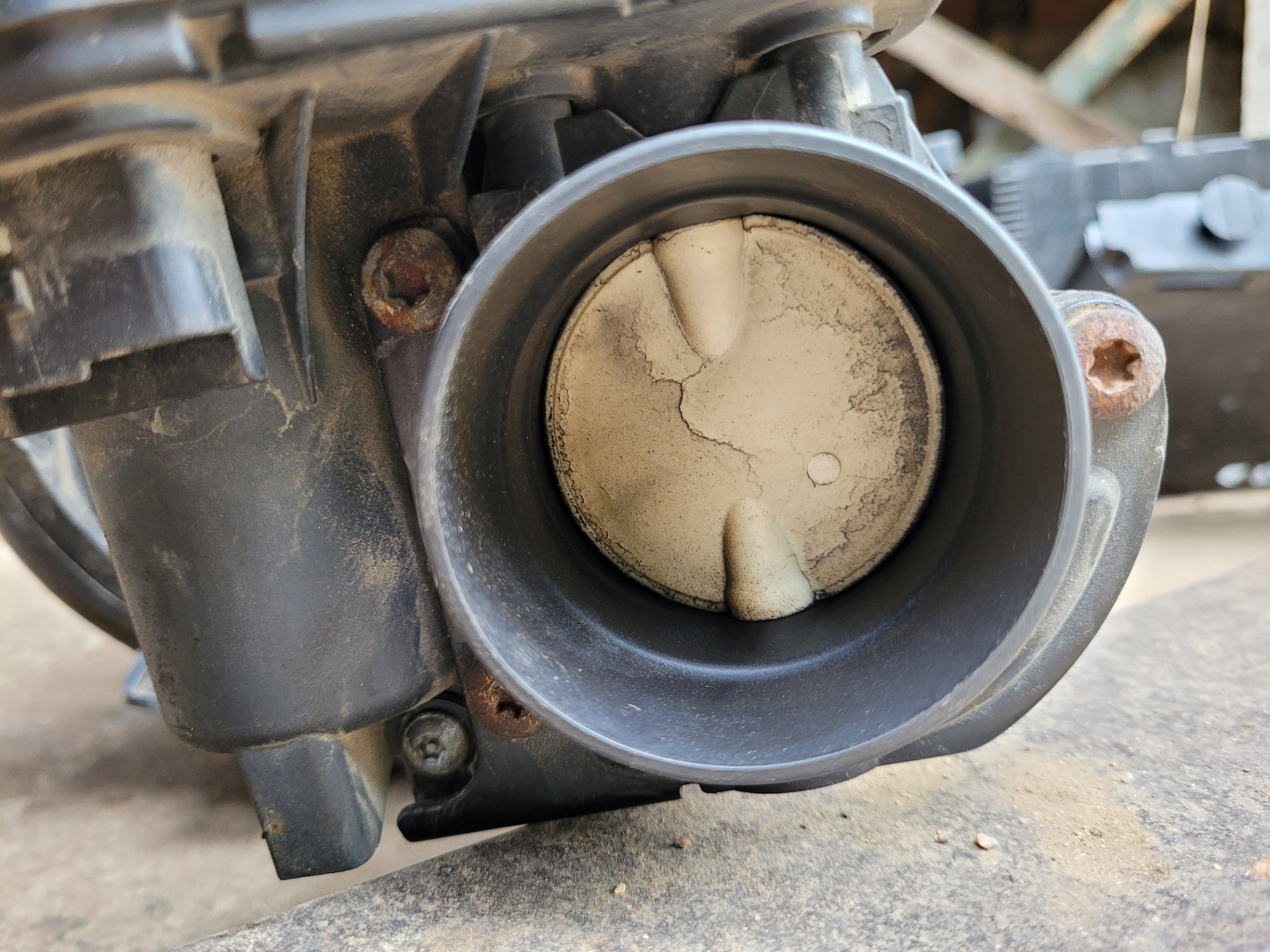 Замена прокладок впускного коллектора и прокладки корпуса дроссельной ...