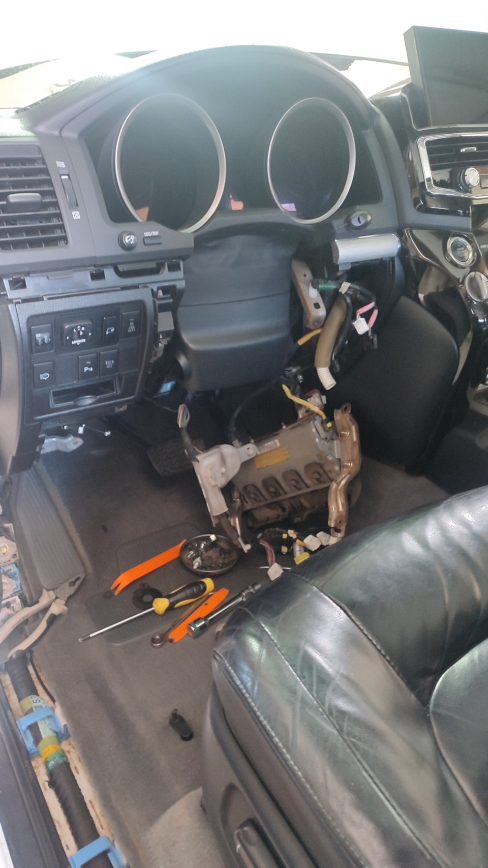 Стук в рулевой колонке. — Toyota Land Cruiser 200, 4,5 л, 2011 года ...