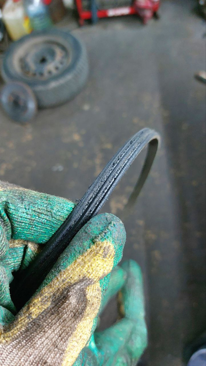 Вот такой стоял ремень. — Toyota Yaris (p1)