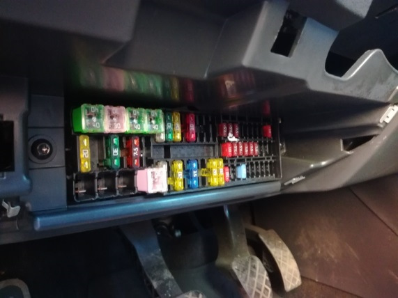 Блок предохранителей skoda rapid 2016. Предохранитель на омывайку шкода рапид 2016. Предохранитель прикуривателя шкода рапид 2021. Блок предохранителей skoda rapid 2014. Предохранители шкода рапид 2016.