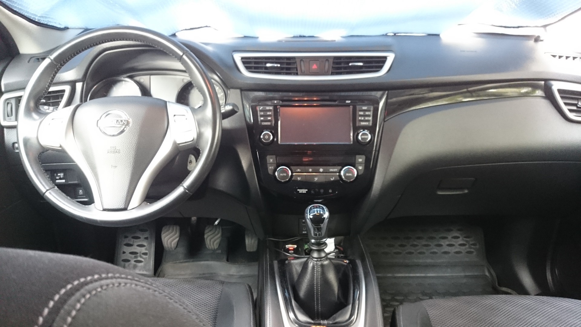 Nissan qashqai 2022 se+ салон. 2 cvt. Ниссан кашкай комплектации se. Комплектация se+ ниссан кашкай. Nissan qashqai 2016 интерьер.