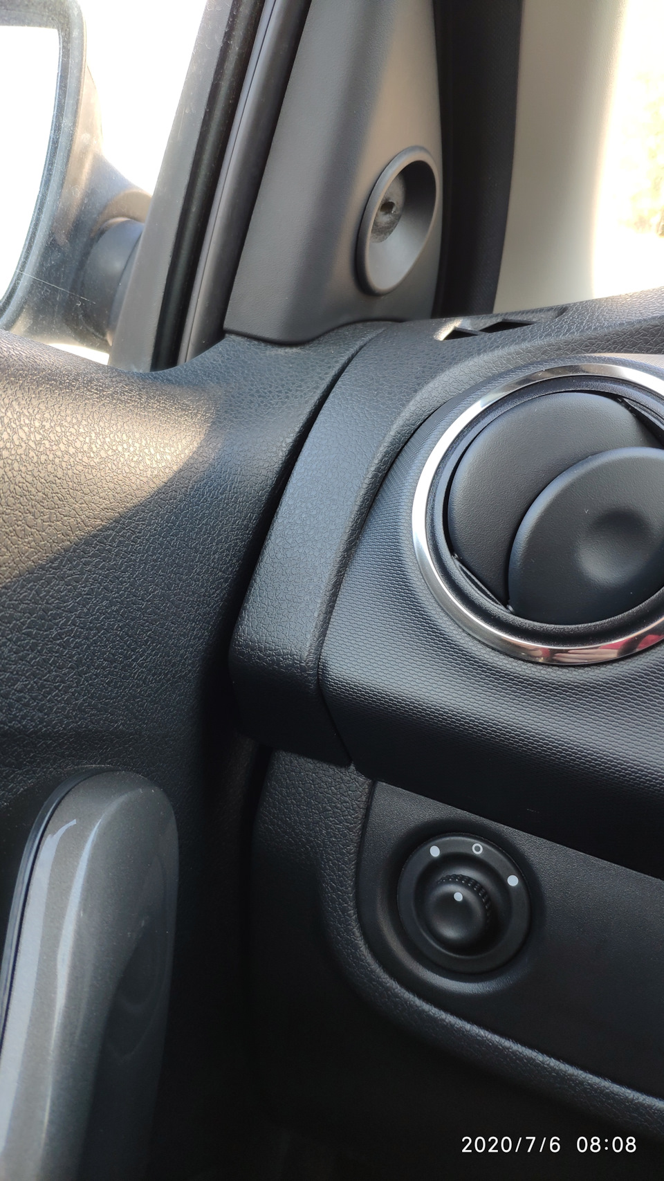 Фото в бортжурнале Renault Logan (2G)