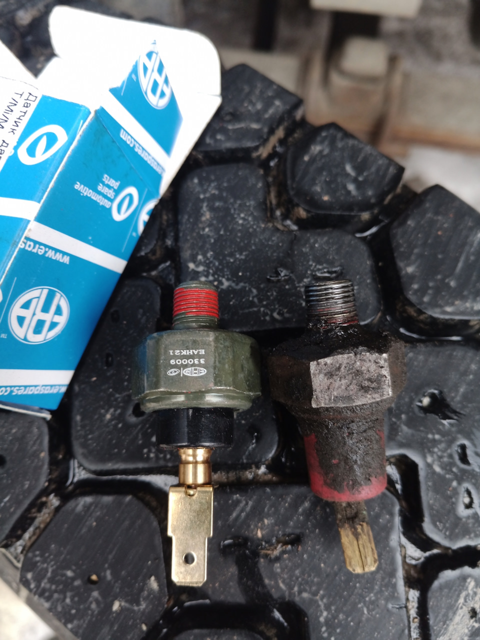 Замена аварийного датчика давления масла — BAW-FENIX, 2008 года ...