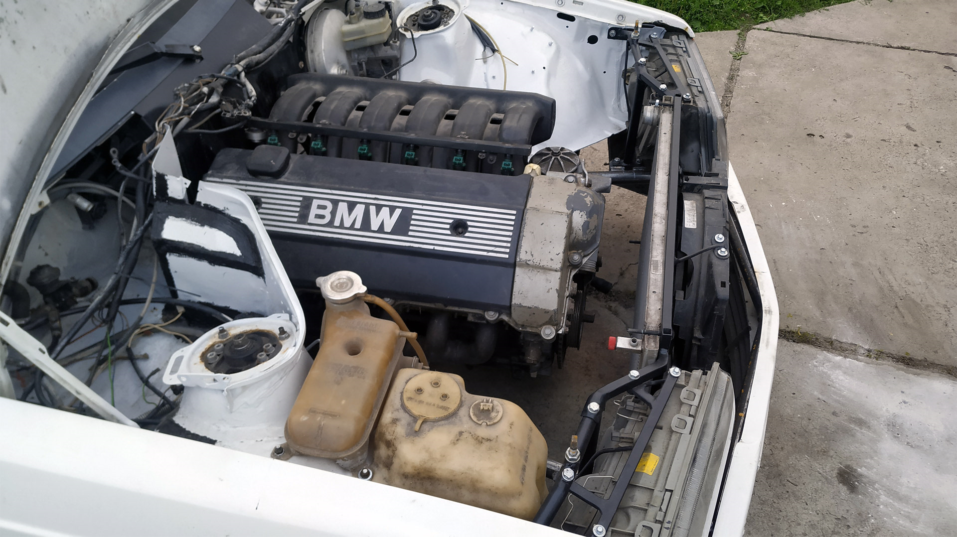 T me s1m swap аргентина. 190 W201 свап 1jz. Mercedes w201 свап. W201 свап ЗМЗ. W201 свап ВАЗ двигателя.