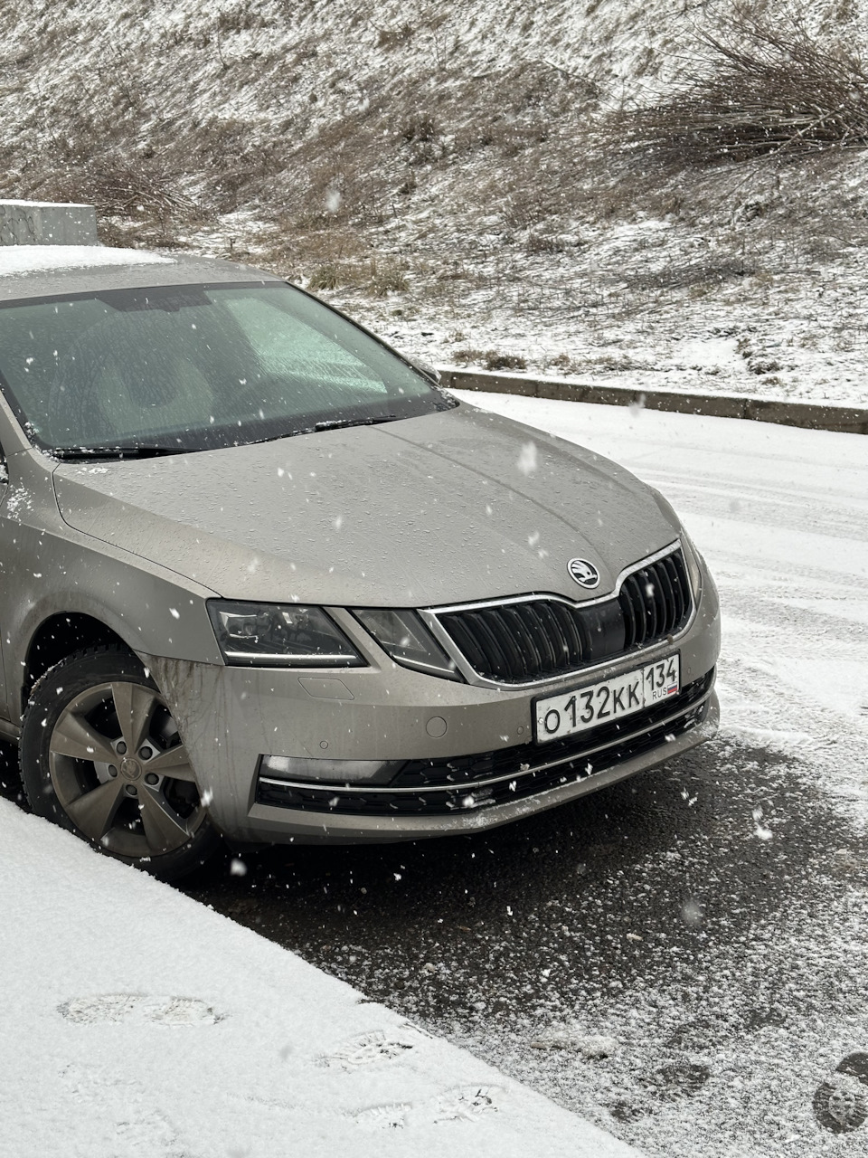 Оплавившийся предохранитель - Skoda Octavia A7 Mk3, 1,4 л, 2014 года поломка DRI