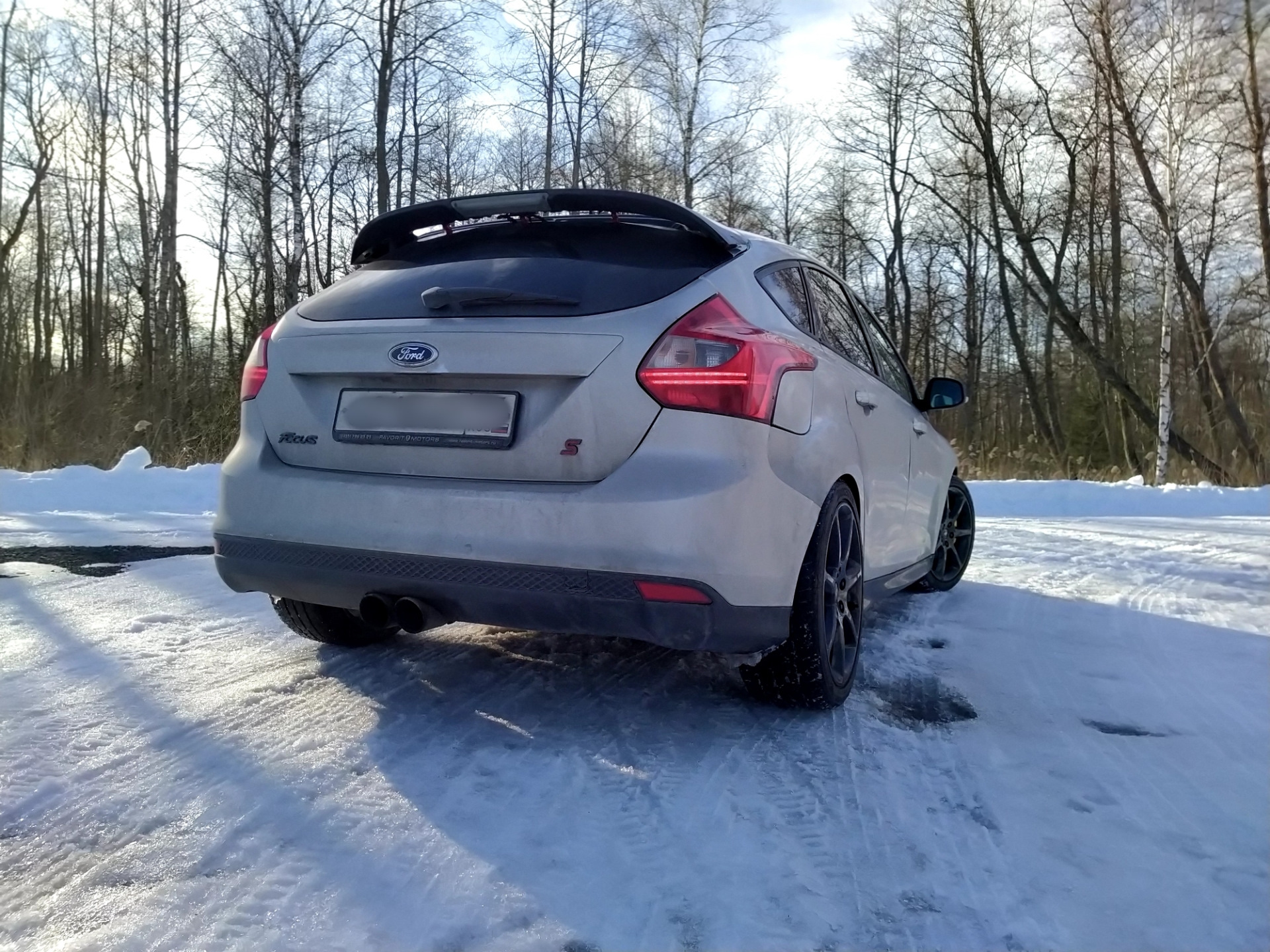 Ford Focus 3 хэтчбек и Приора