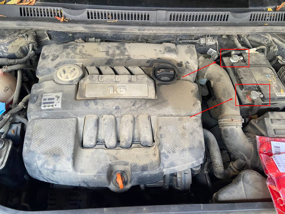 Вот этот момент мне не понравился. Окислились клеммы — Volkswagen Golf Plus