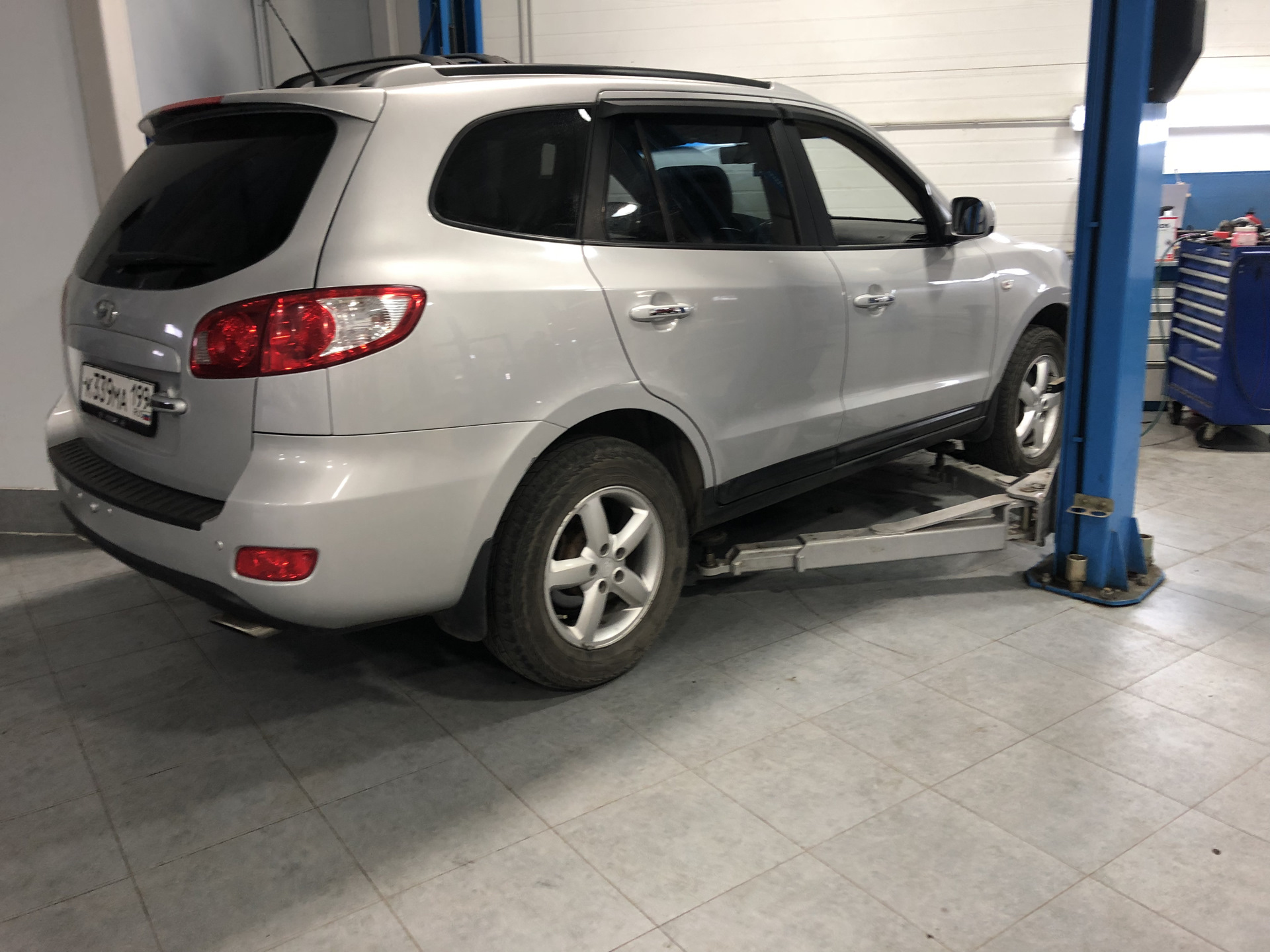 Санта фе 2 7 расход. Санта Фе 2011г. Hyundai Santa Fe 2011. Подножки Санта Фе 2. Hyundai Santa 2023.