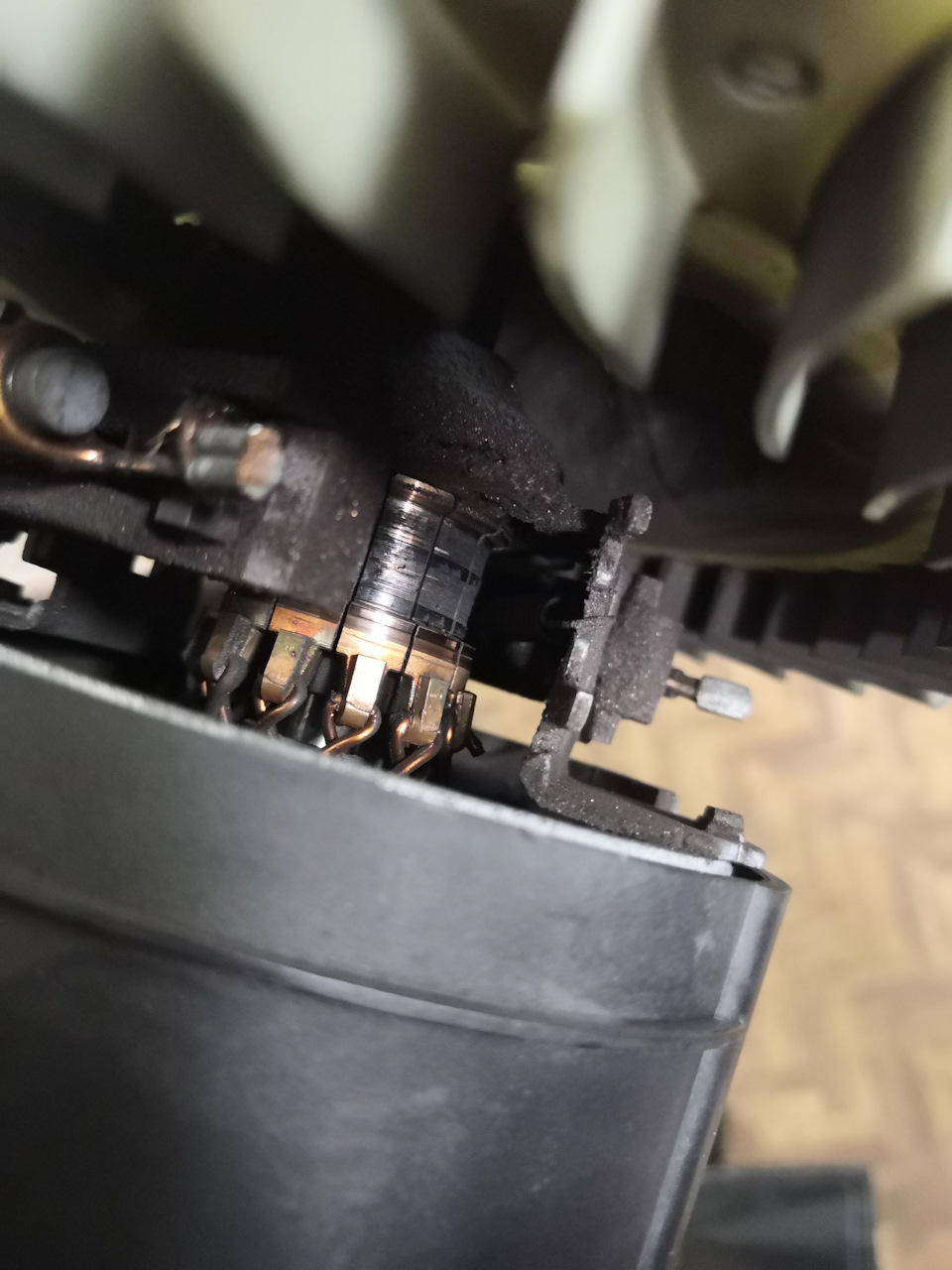 Замена мотора печки Х5 е53 — BMW X5 (E53), 3 л, 2005 года | поломка ...