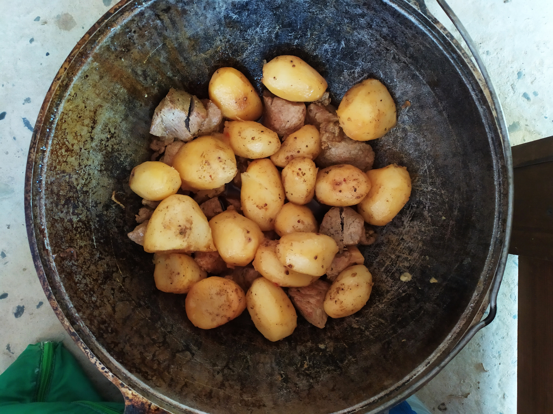 Казан-кебаб с картошкой в казане