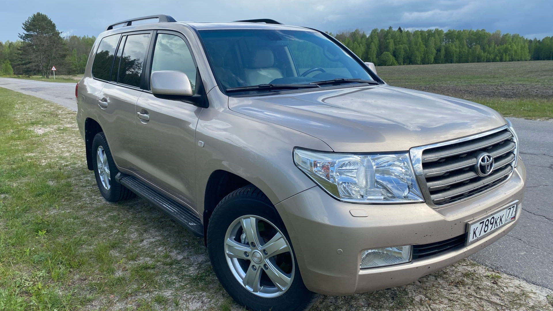 Toyota Land Cruiser 200 4.5 дизельный 2009 | Большой танк на DRIVE2