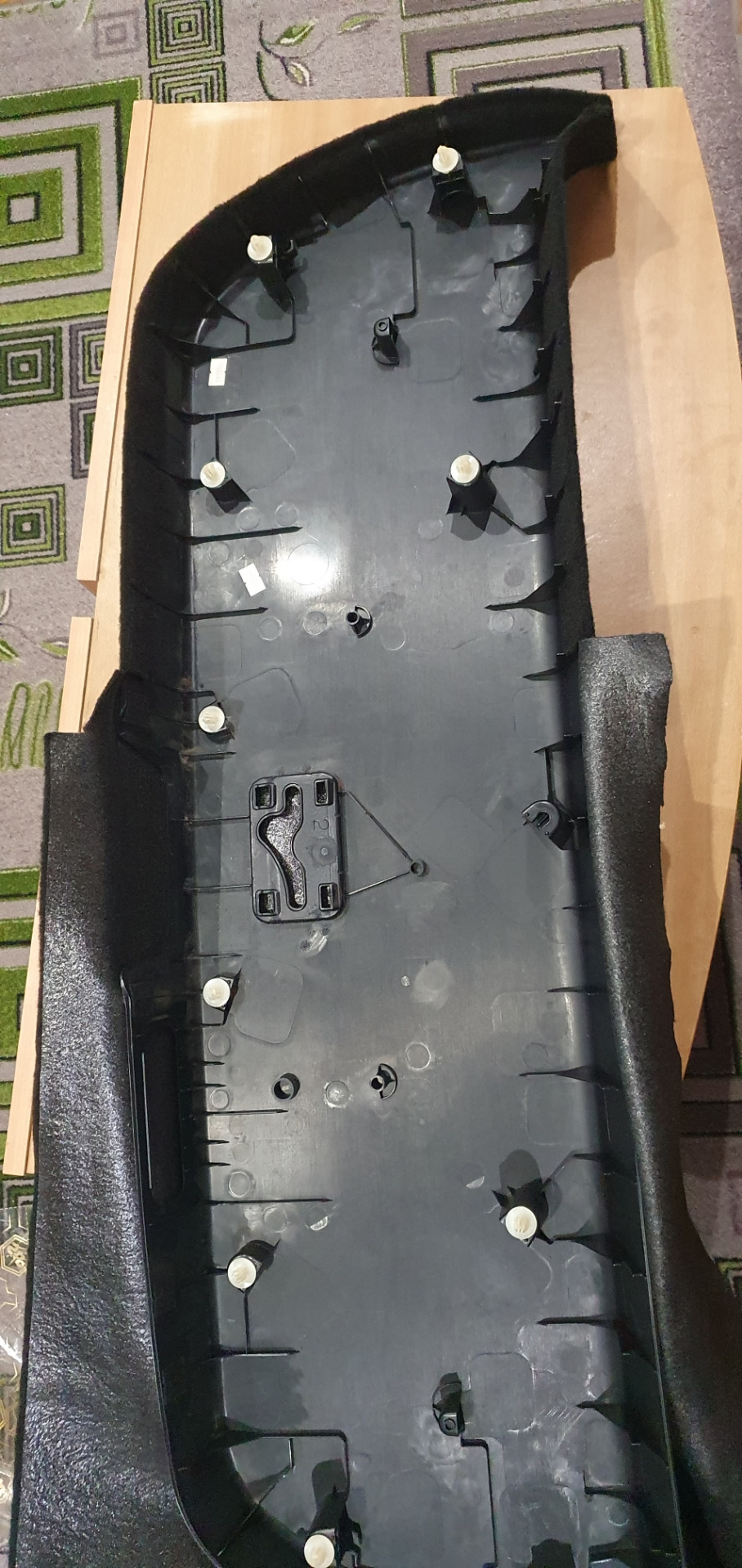 Перетянул обшивку задней двери карпетом — Toyota Prius (50), 1,8 л ...