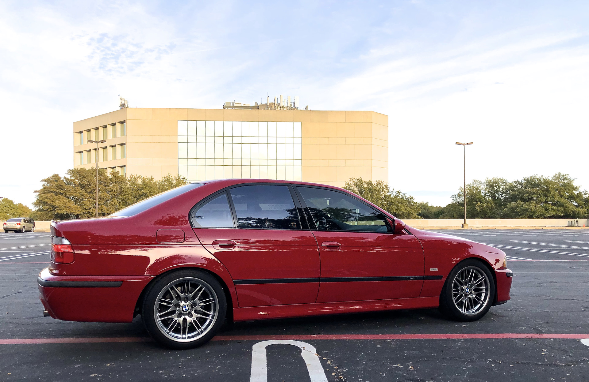 Вечерняя прогулка по пустынным улицам. — BMW M5 (E39), 4,9 л, 2000 года ...