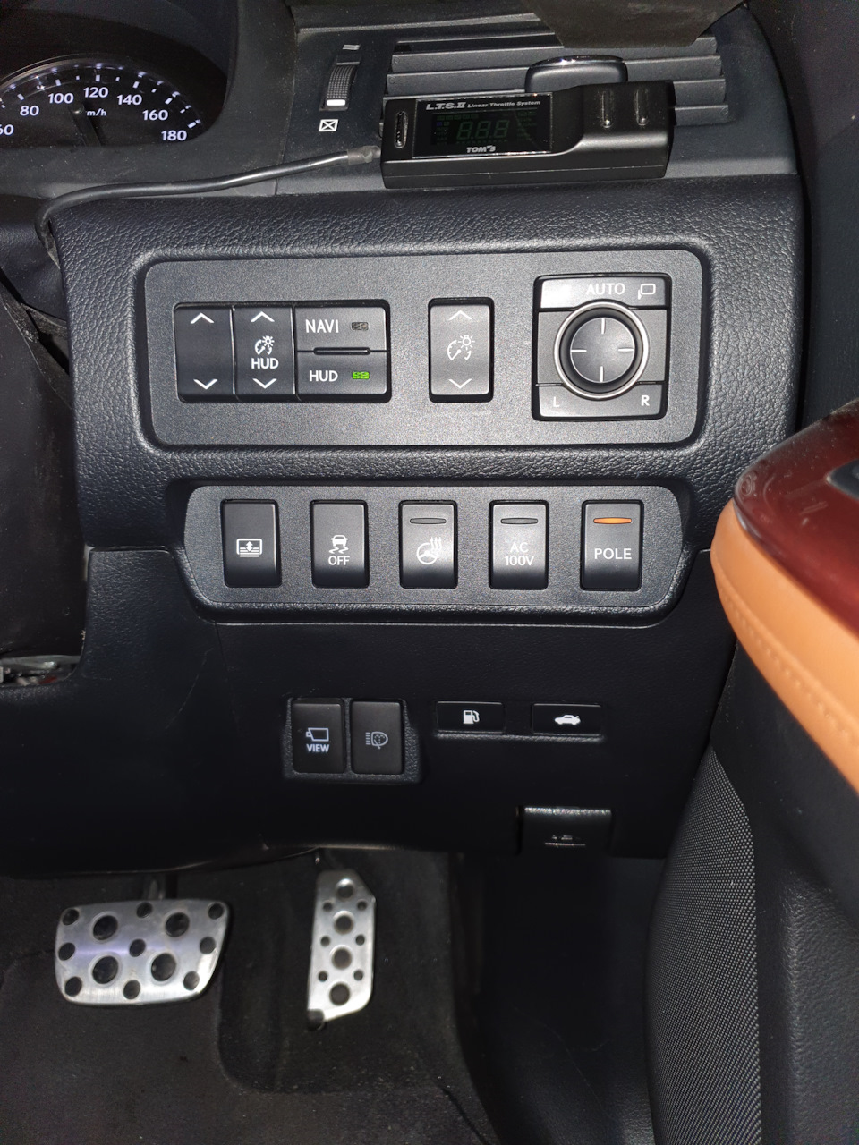 Фото в бортжурнале Lexus HS