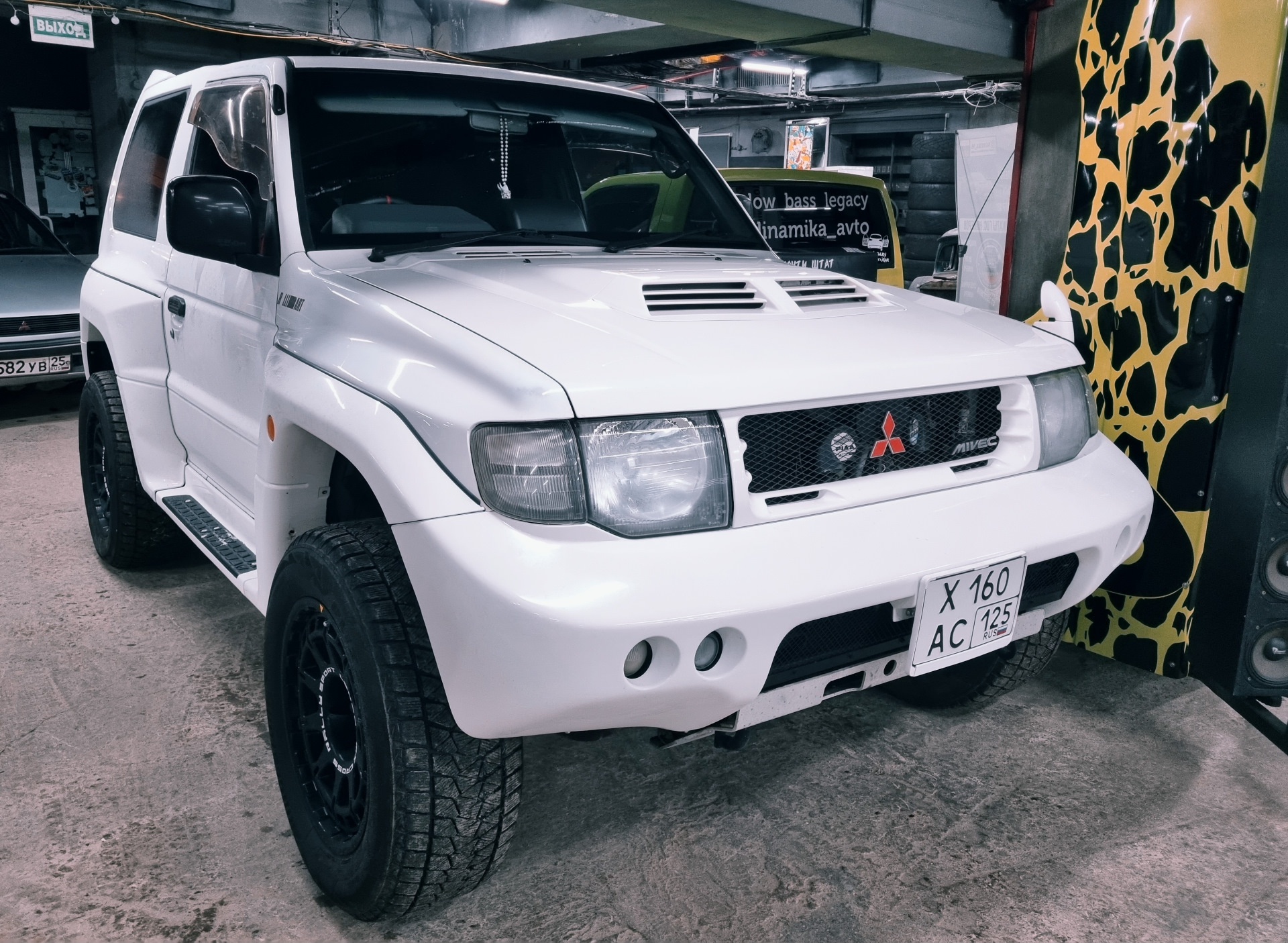 Музей японских автомобилей Гайдзин — Mitsubishi Pajero Evolution, 3,5 л,  1997 года | фотография | DRIVE2