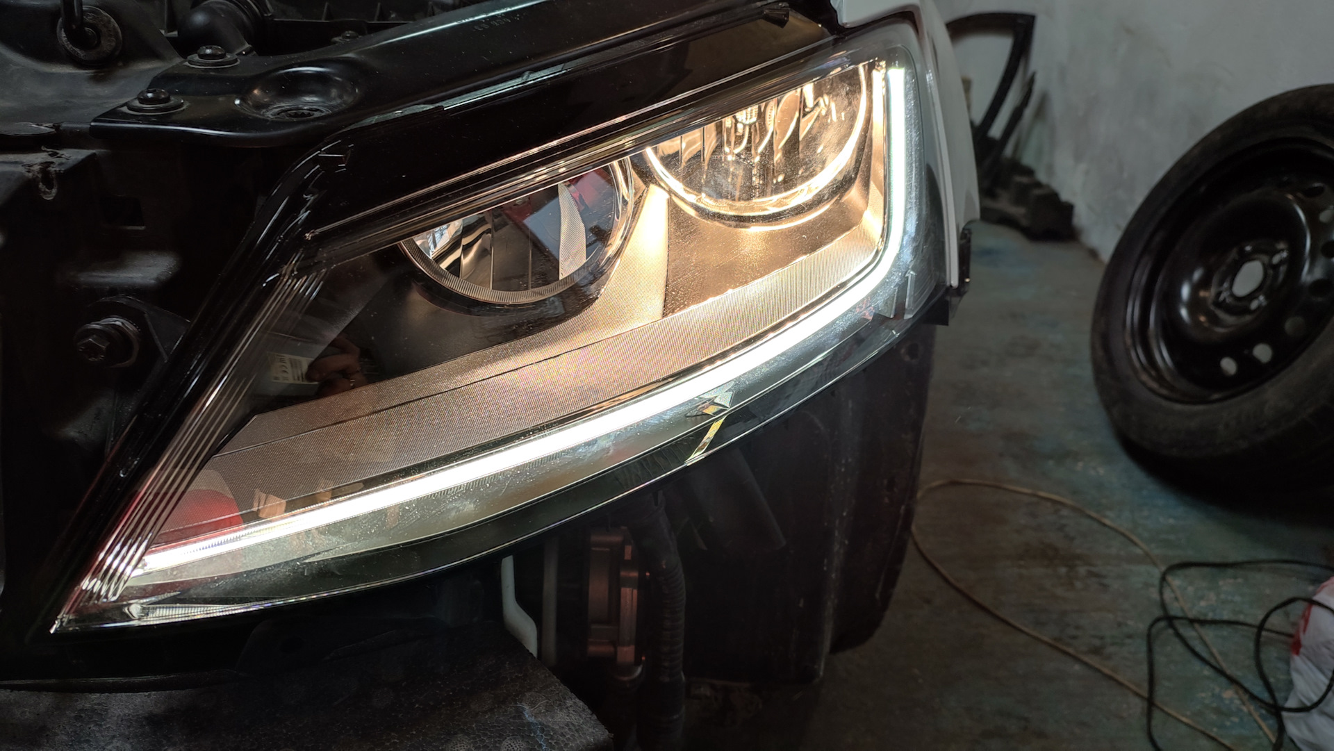 Европейские фары с Led полоской на Jetta 6 USA — Volkswagen Jetta VI, 1 ...