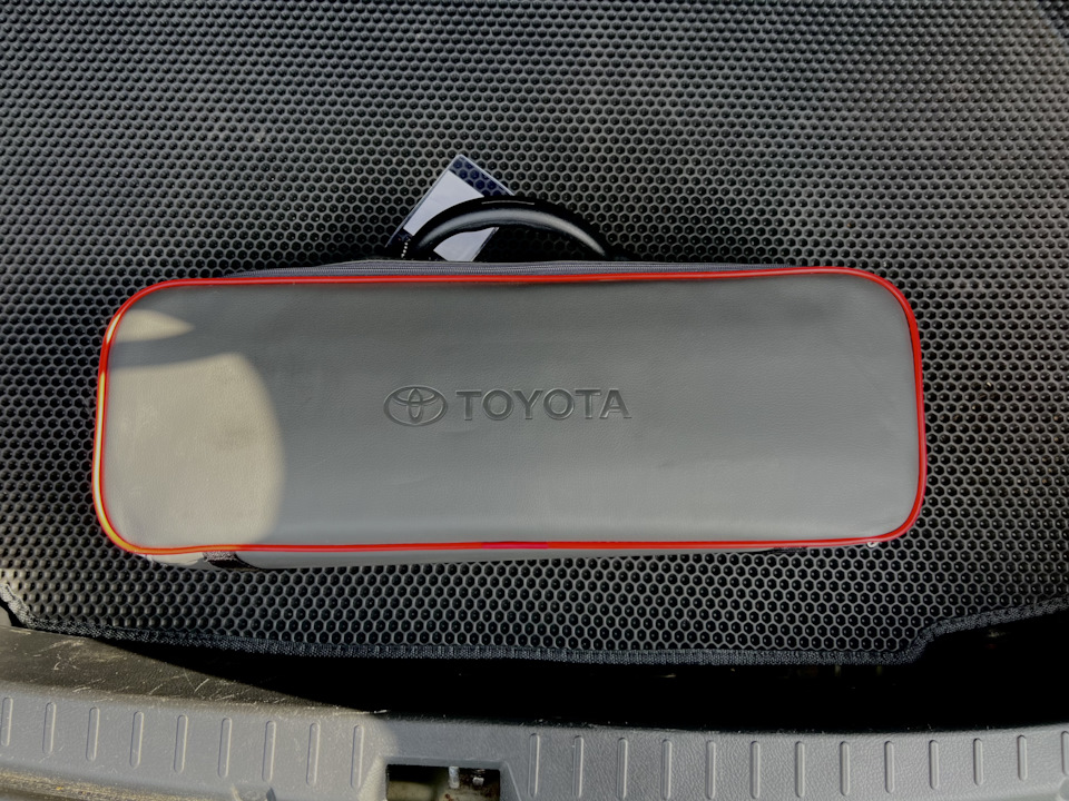 Набор автомобилиста TOYOTA — Toyota Corolla (140/150), 1,6 л, 2011 года ...