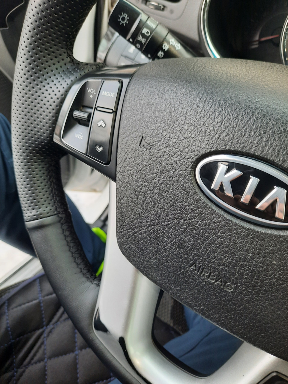 Шлейф и оплетка руля аля али. — KIA Sorento (2G), 2,2 л, 2012 года ...