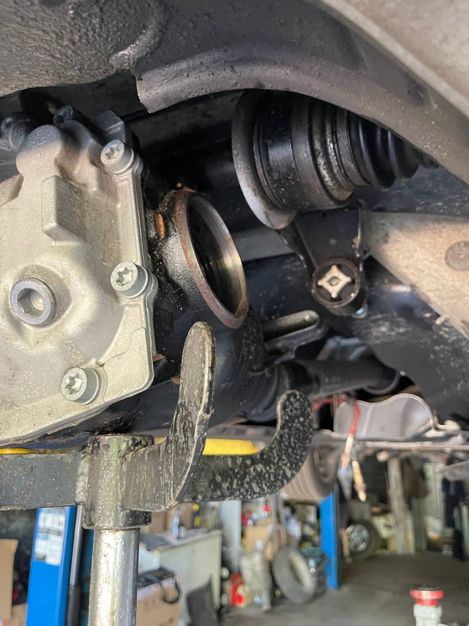 Замена сальника редуктора — BMW X5 (F15), 2 л, 2018 года | визит на ...