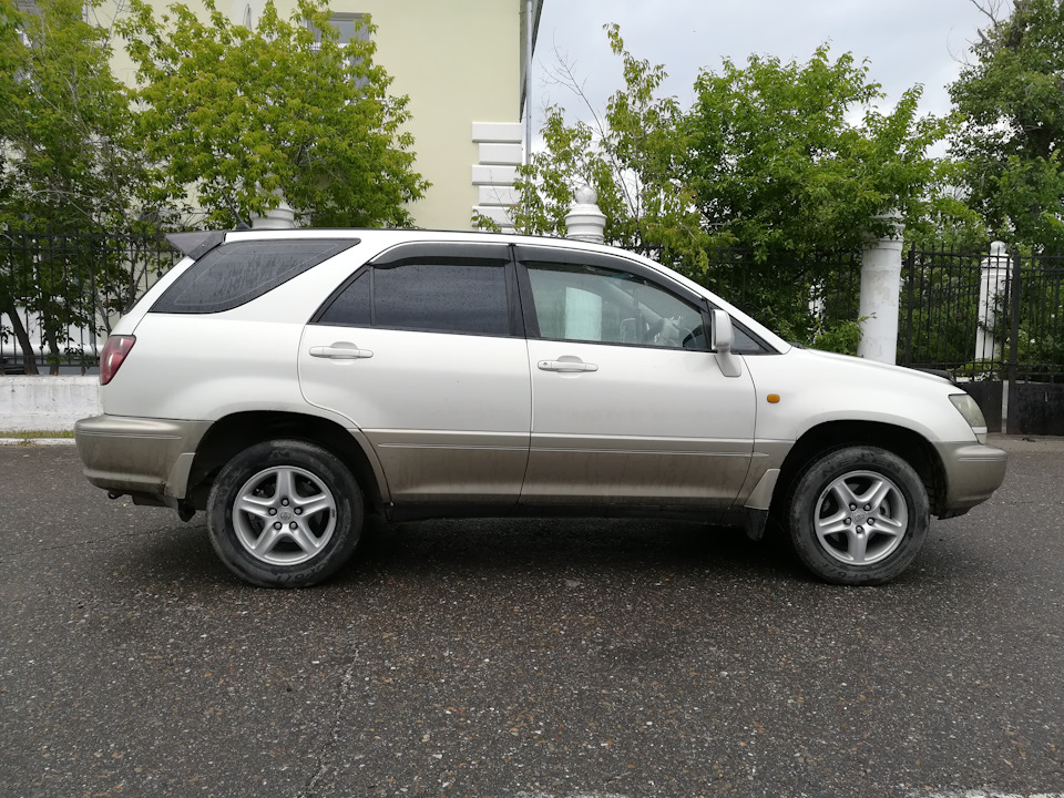 Toyota harrier 98 года. Toyota Harrier 2000 с проставками. Тойота хорек 1998. Тойота хорек 1999. Тойота хорек 2000.