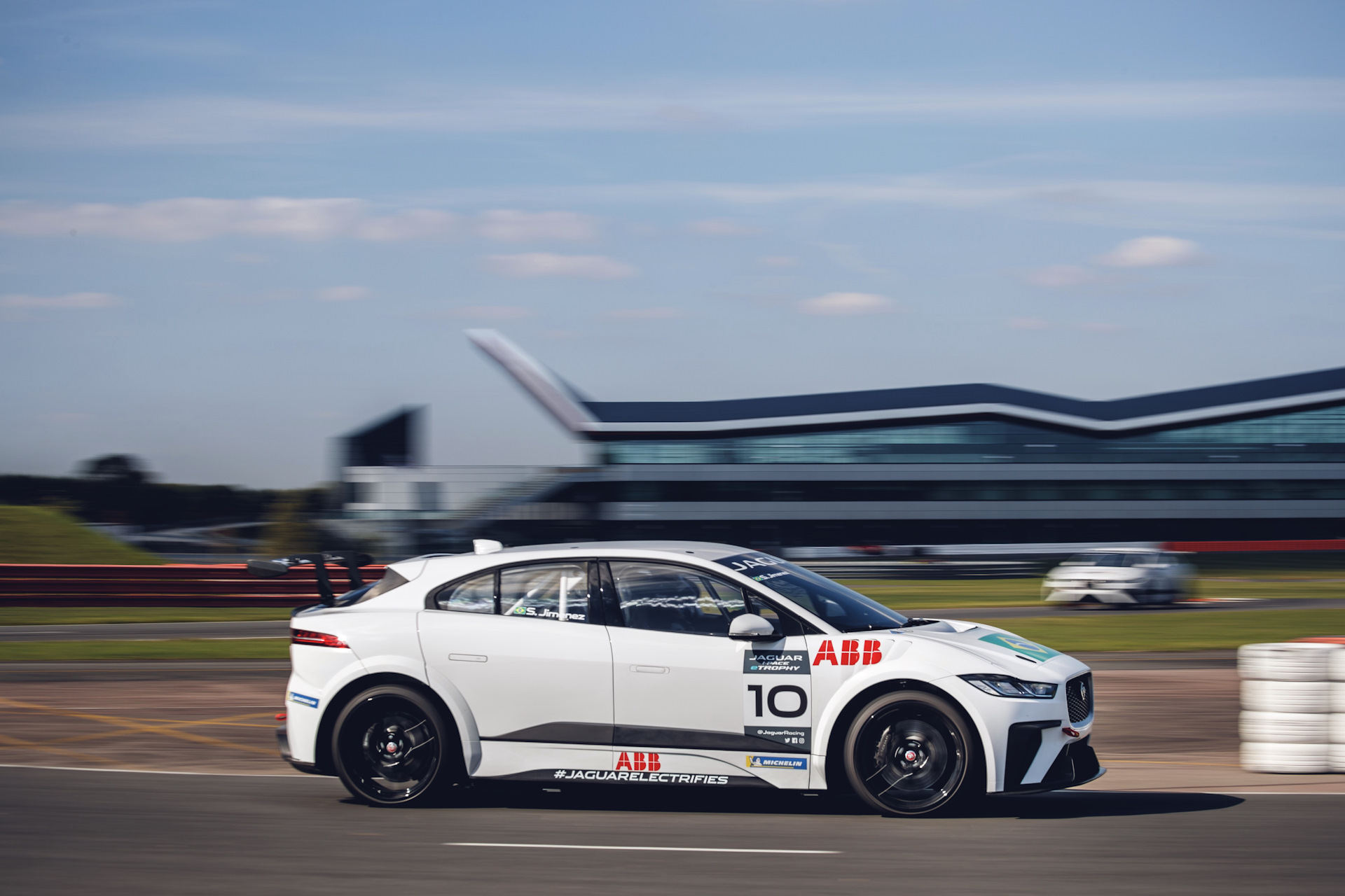 Jaguar i Pace ETROPHY