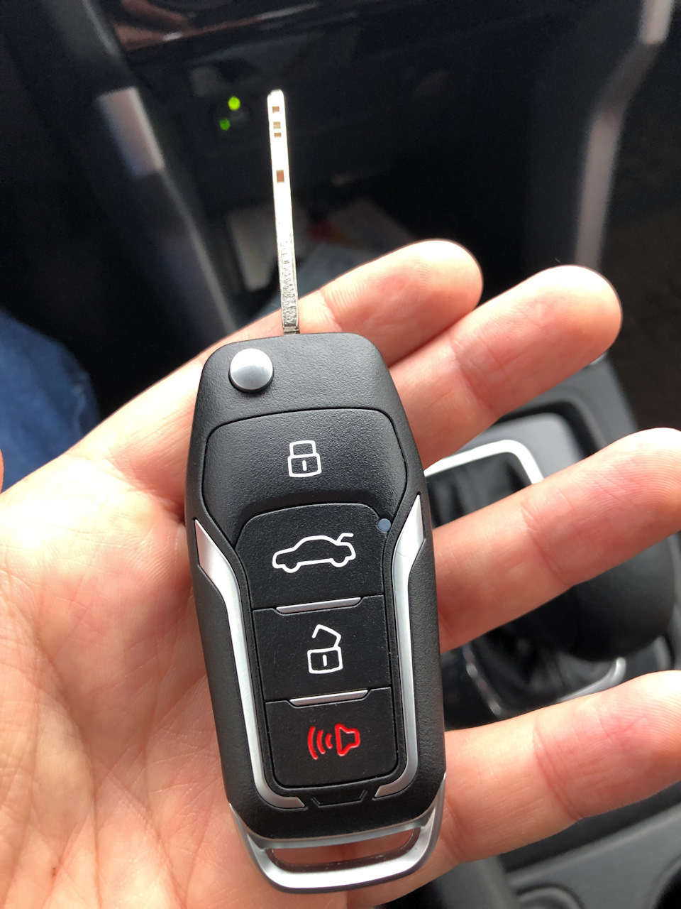 Замена пыльника левого привода — Renault Fluence, 1,6 л, 2013 года ...