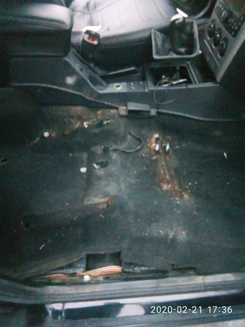 Разборка салона, подготовка — Lada Приора седан, 1,6 л, 2011 года ...