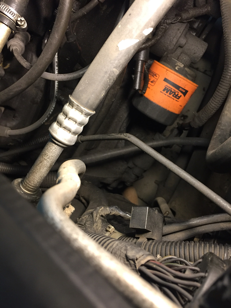 Jeep вк 2 стартер где находиться
