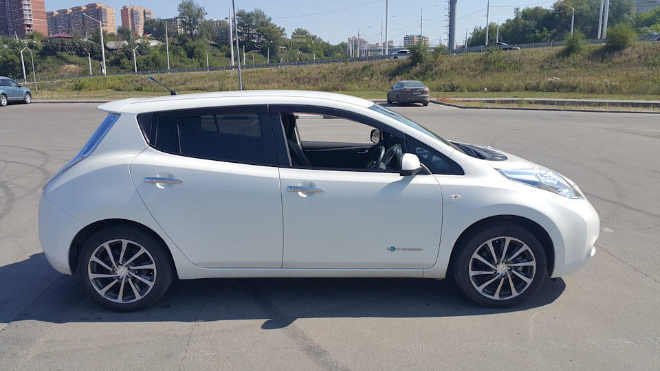 Nissan Leaf Беляш
