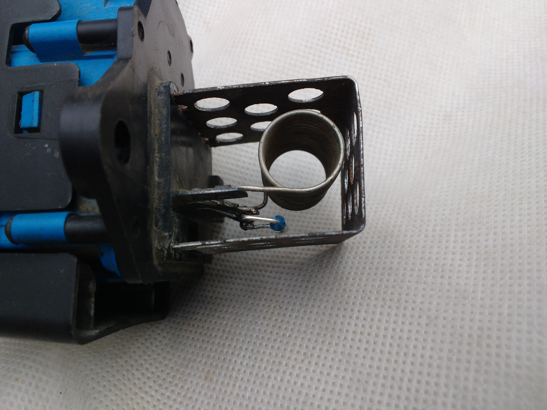 не работает первая скорость вентилятора пежо 206. резистор вентилятора ховер н5 дизель. Peugeot 408 реле вентилятора охлаждения. температура срабатывания вентилятора пежо 307 дорестайл. первая скорость вентилятора.