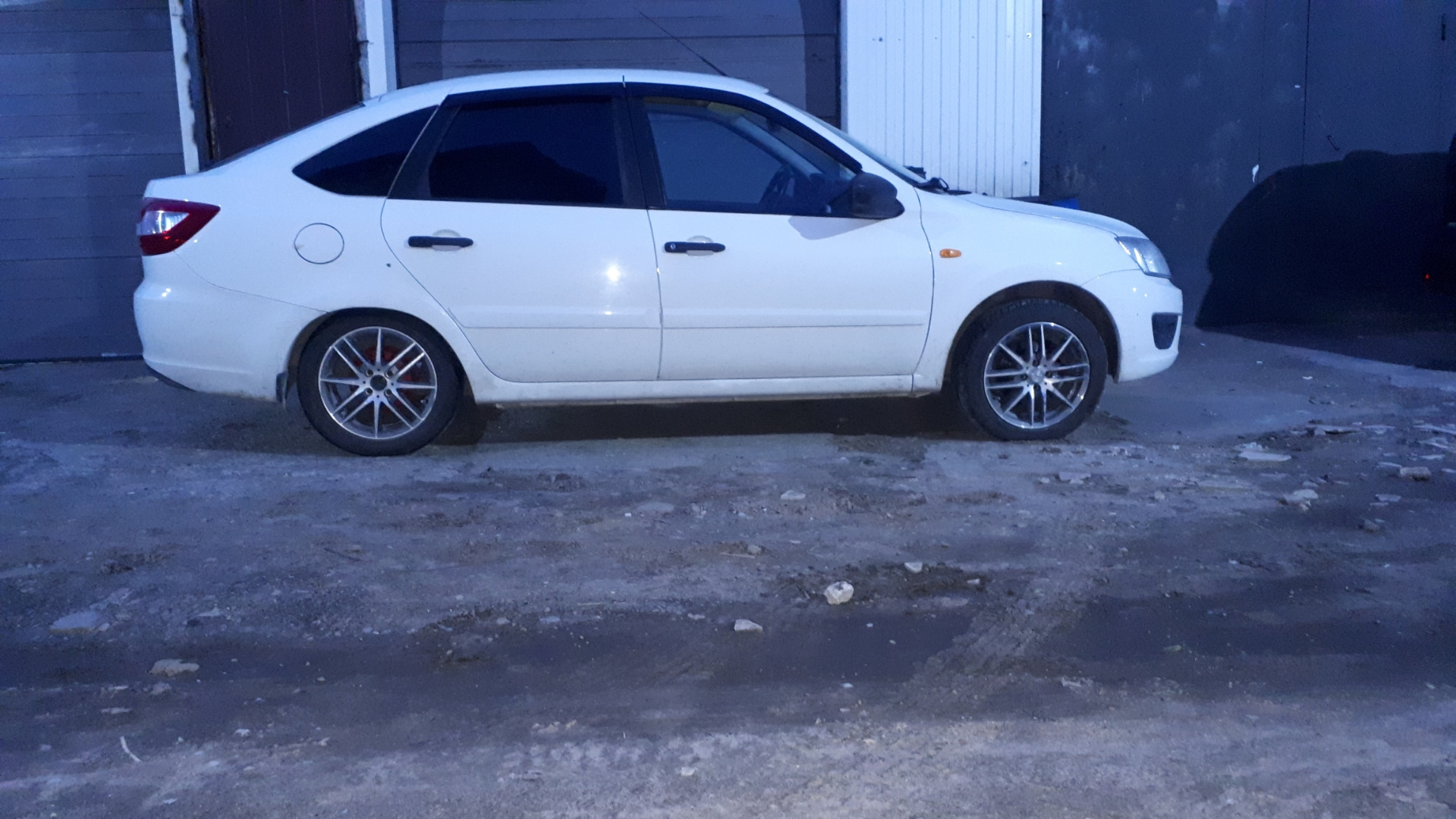 Диски — Lada Гранта Лифтбек (1G), 1,6 л, 2014 года | колёсные диски ...