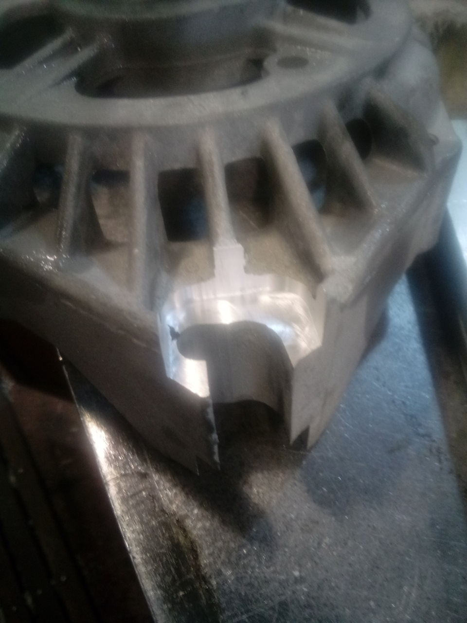 Вырезал одно ухо — Lada 2120 Надежда