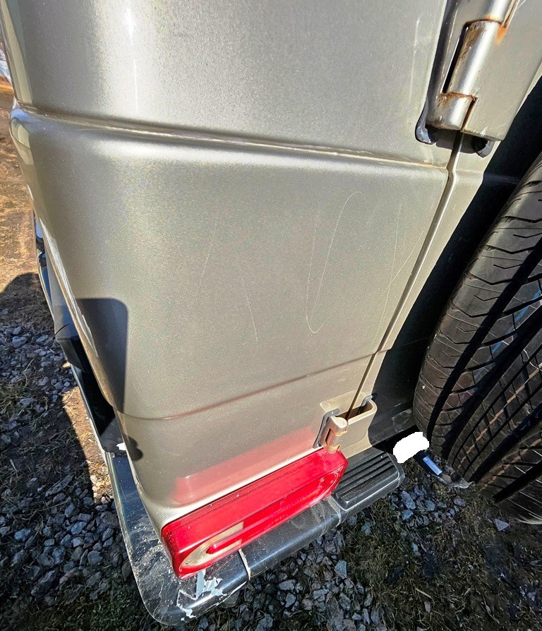 Неудачная попытка удаления полировкой процарапанной надписи и частичная ...