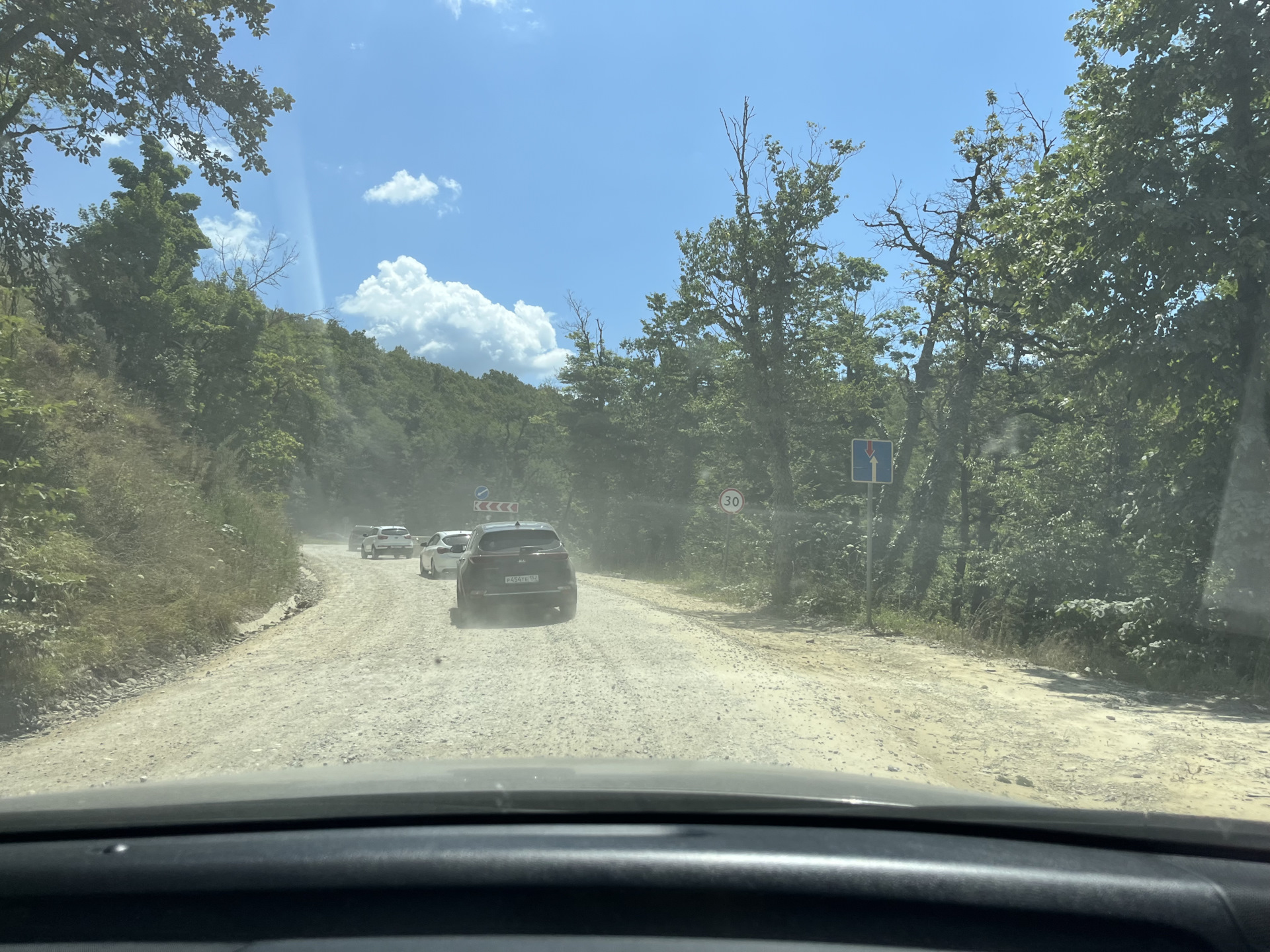 Маршрут через шаумянский перевал. Шаумянский перевал зимой. Дорога через шаумянский перевал. Перевал шаумяна. Краснодарский край перевал шаумян.