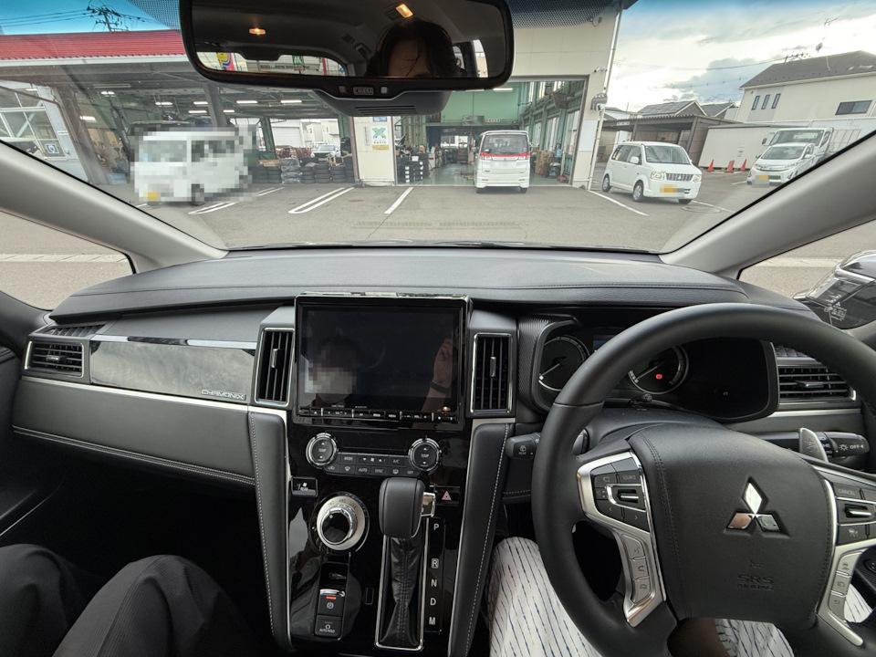 Устаревшая желтая подсветка кнопок в салоне из 2007 — Honda Stepwgn (6G)