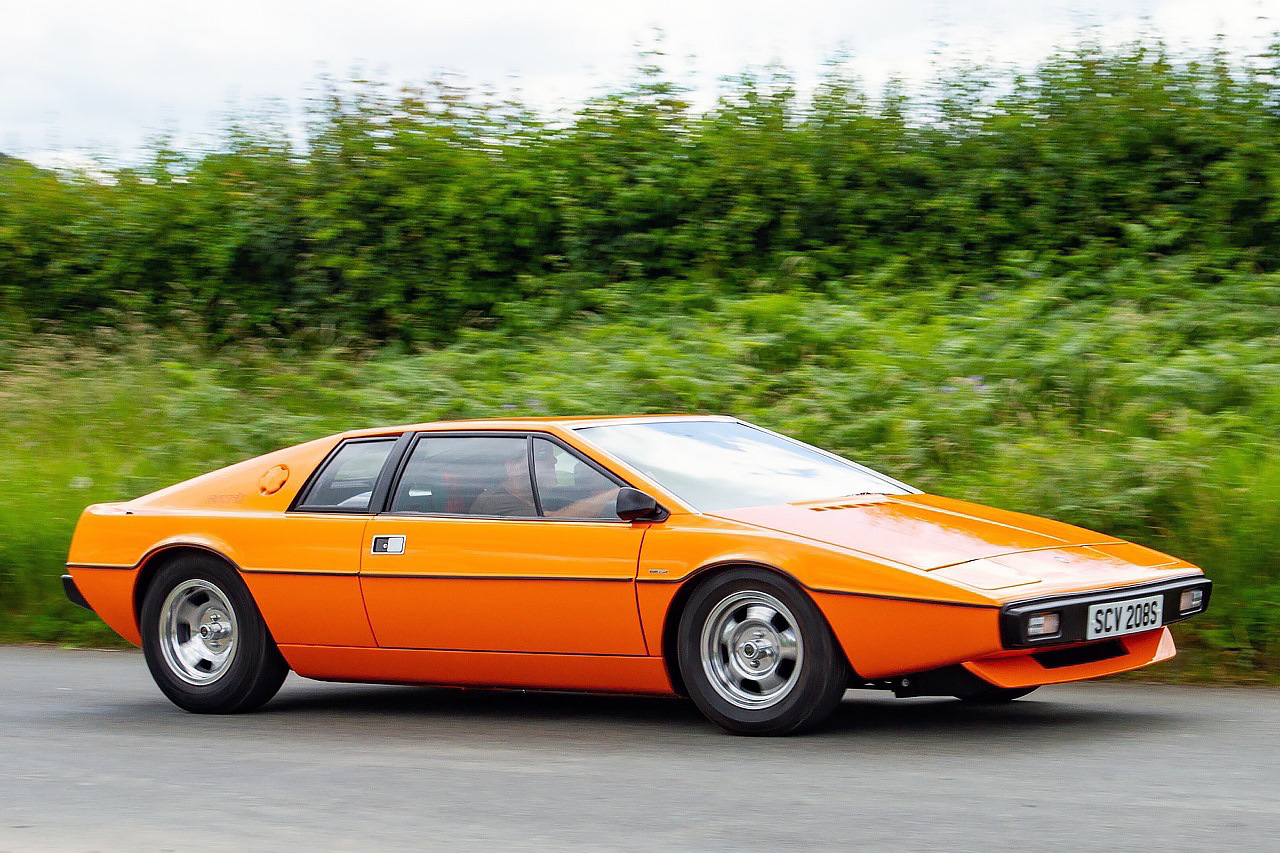 Lotus Esprit Type 82