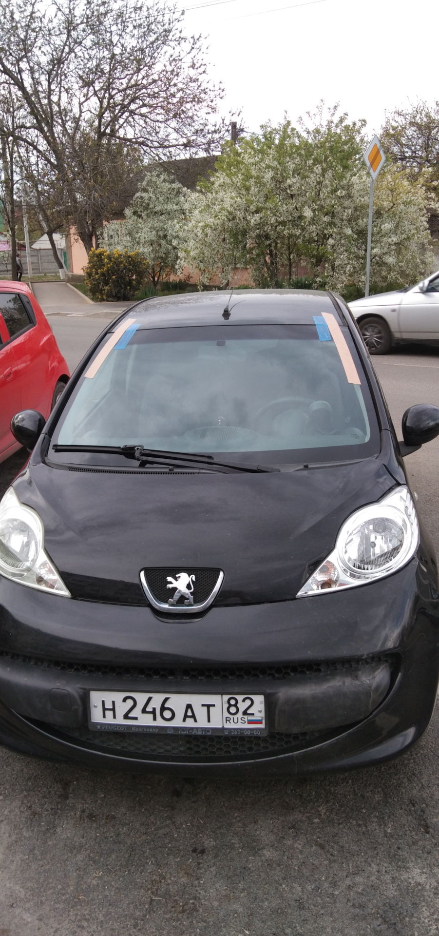 Замена лобового стекла — Peugeot 107, 1 л, 2007 года | визит на сервис |  DRIVE2