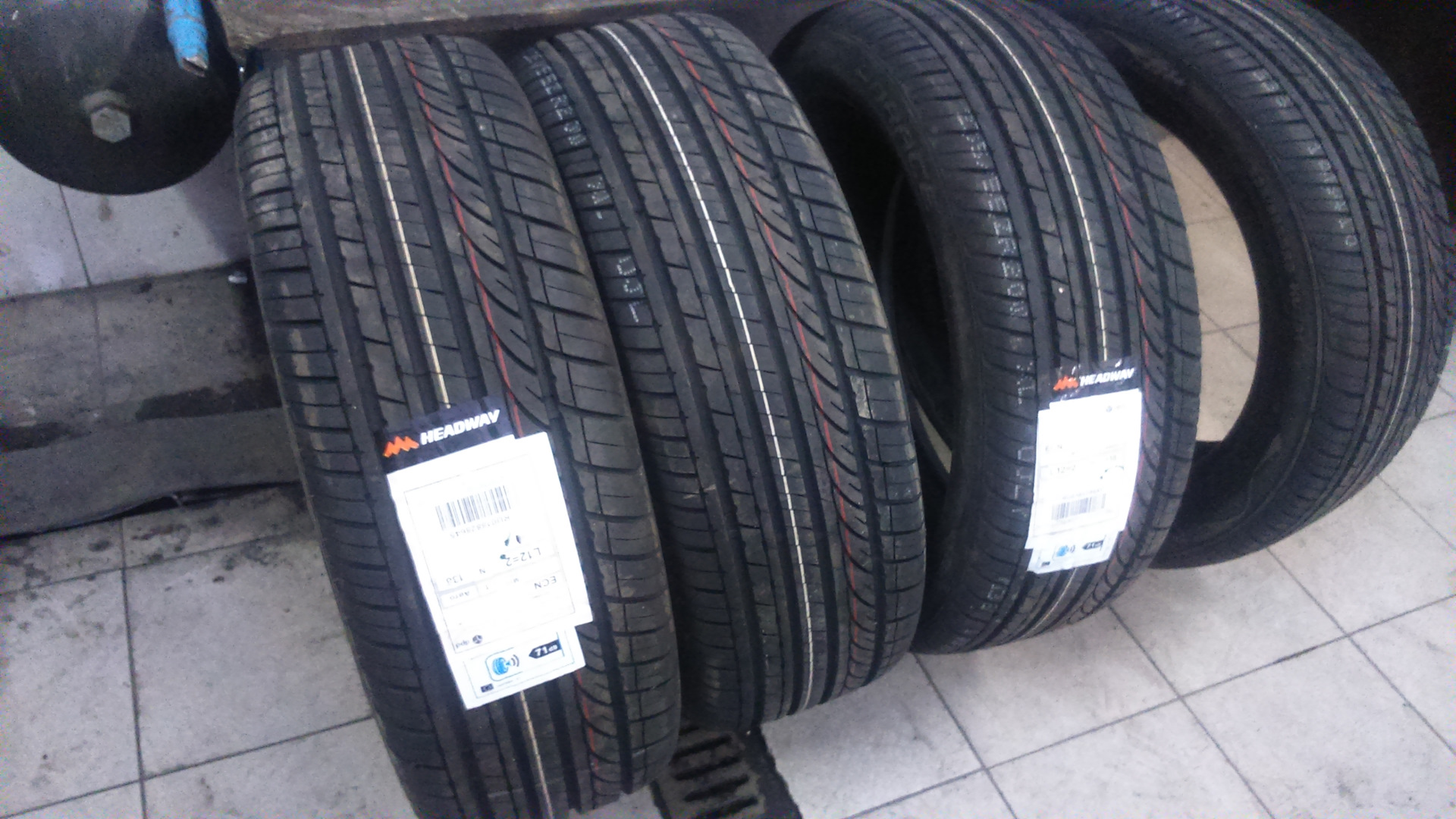 Шины headway r19. Шины Headway hu901. Headway hu901 275/45 r20. Headway hu901 275/40 r20 106w. Headway hu901 315/35 r20 110w.