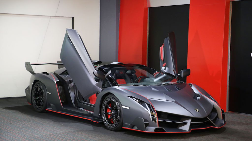 Машина Lamborghini Veneno