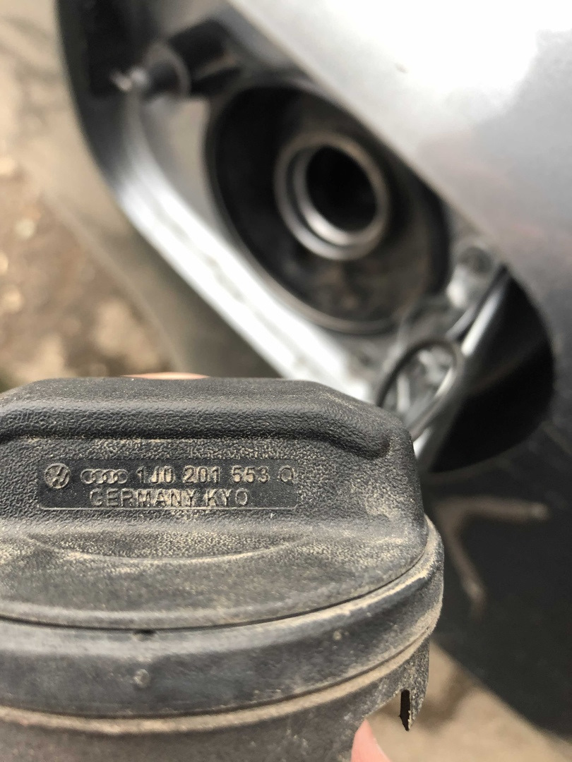 PRO * запах бензина в районе заливной горловины — Audi A4 (B7), 2 л ...