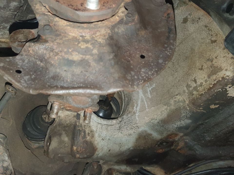 Переборка суппортов, смазка направляющих, замена передних пружин ...