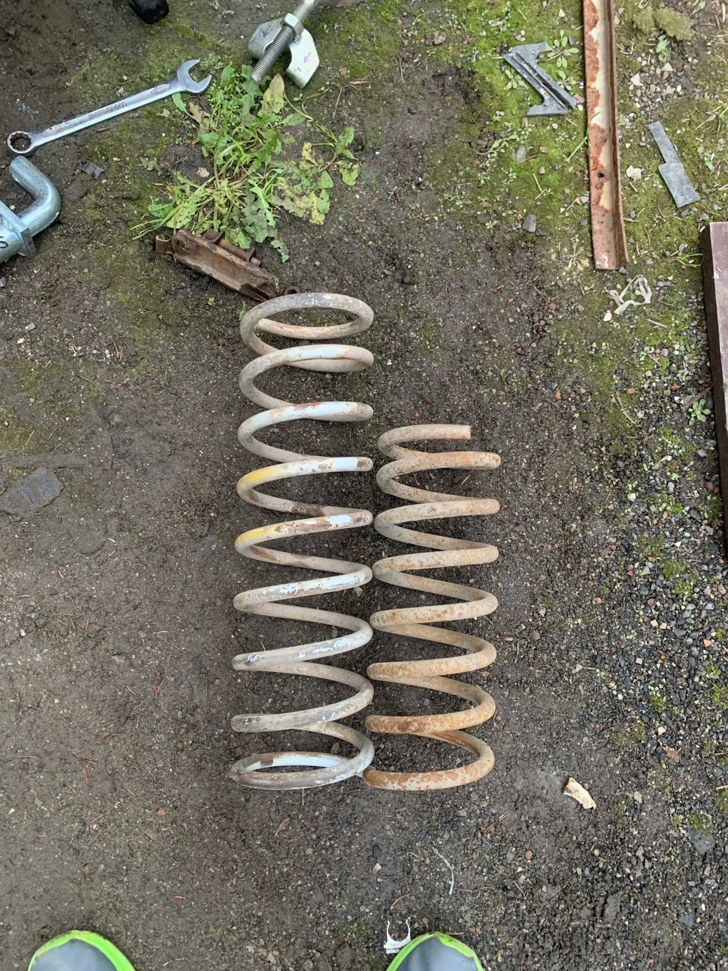 Замена пружин ваз 2104 — Lada 21043, 1,7 л, 2003 года | своими руками ...