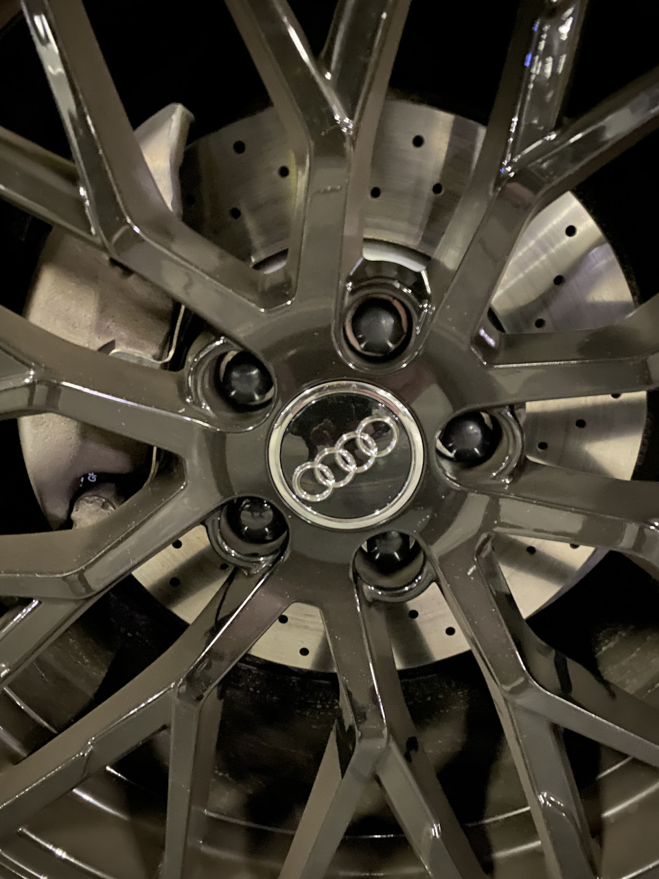 Мелочь (колпачки для болтов, фиксатор в багажник) — Audi A6 (C7), 2 л ...