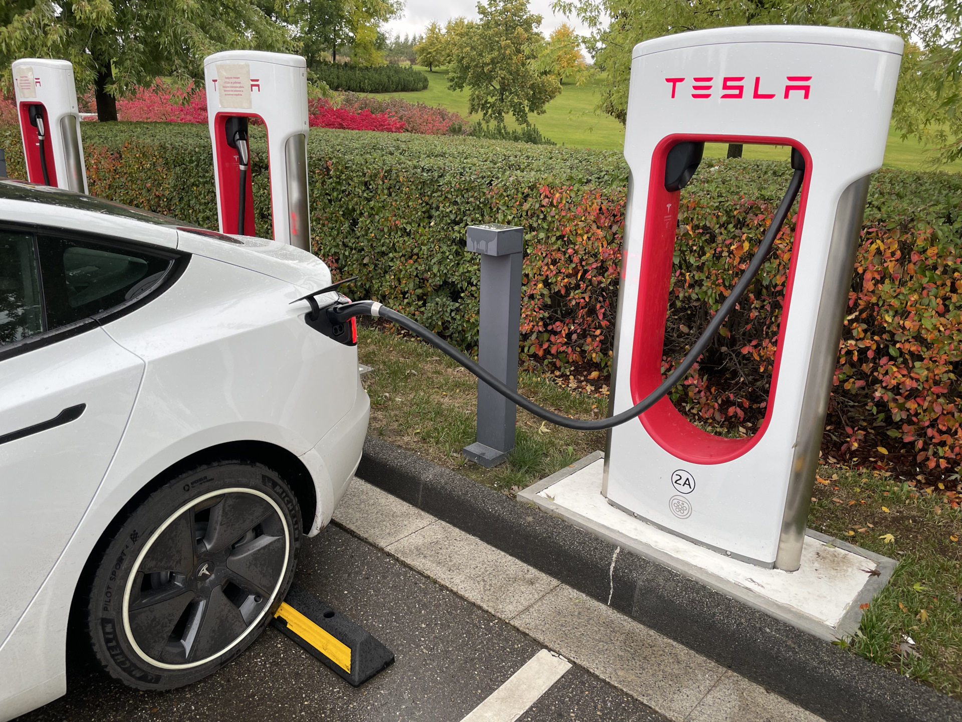 Неудачная попытка зарядиться на Supercharger в гольф-клубе Сколково — Tesla  Model 3, 2021 года | заправка | DRIVE2