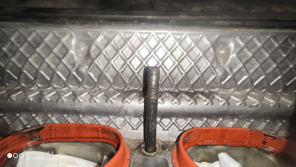 082 уплотнительные кольца клапанных крышек, масло в свечных колодцах ...