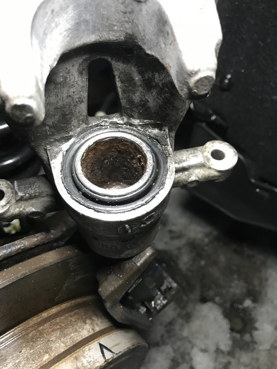 Забили — Toyota Avensis II