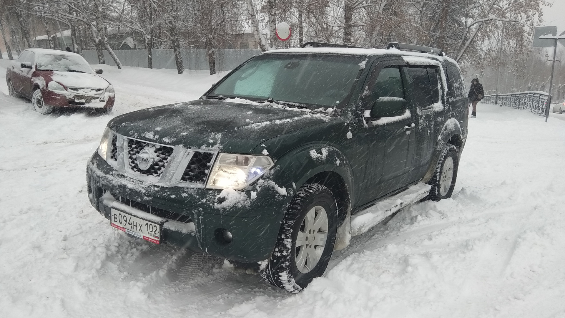 Ниссан патфайндер компрессия. Ниссан Патфайндер 2022 в новом кузове. Nissan Pathfinder 2022 черный. Nissan Pathfinder 2022 КПП. Nissan Pathfinder 2022 зеленый с черным.