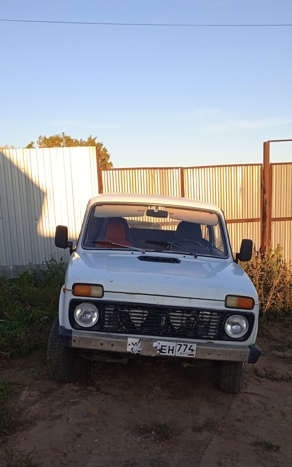 Белые надфарники — Lada 4x4 3D, 1,7 л, 2003 года | своими руками | DRIVE2