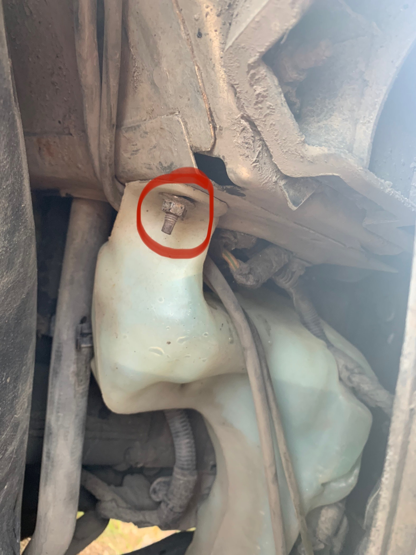 Не работает омыватель заднего стела. Замена насоса омывателя — Peugeot ...